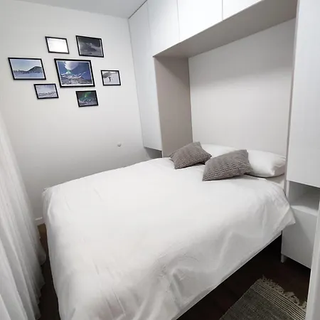 Lumos Apartment *